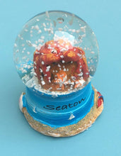Seaton Beach Hut & Crab Snow Globes